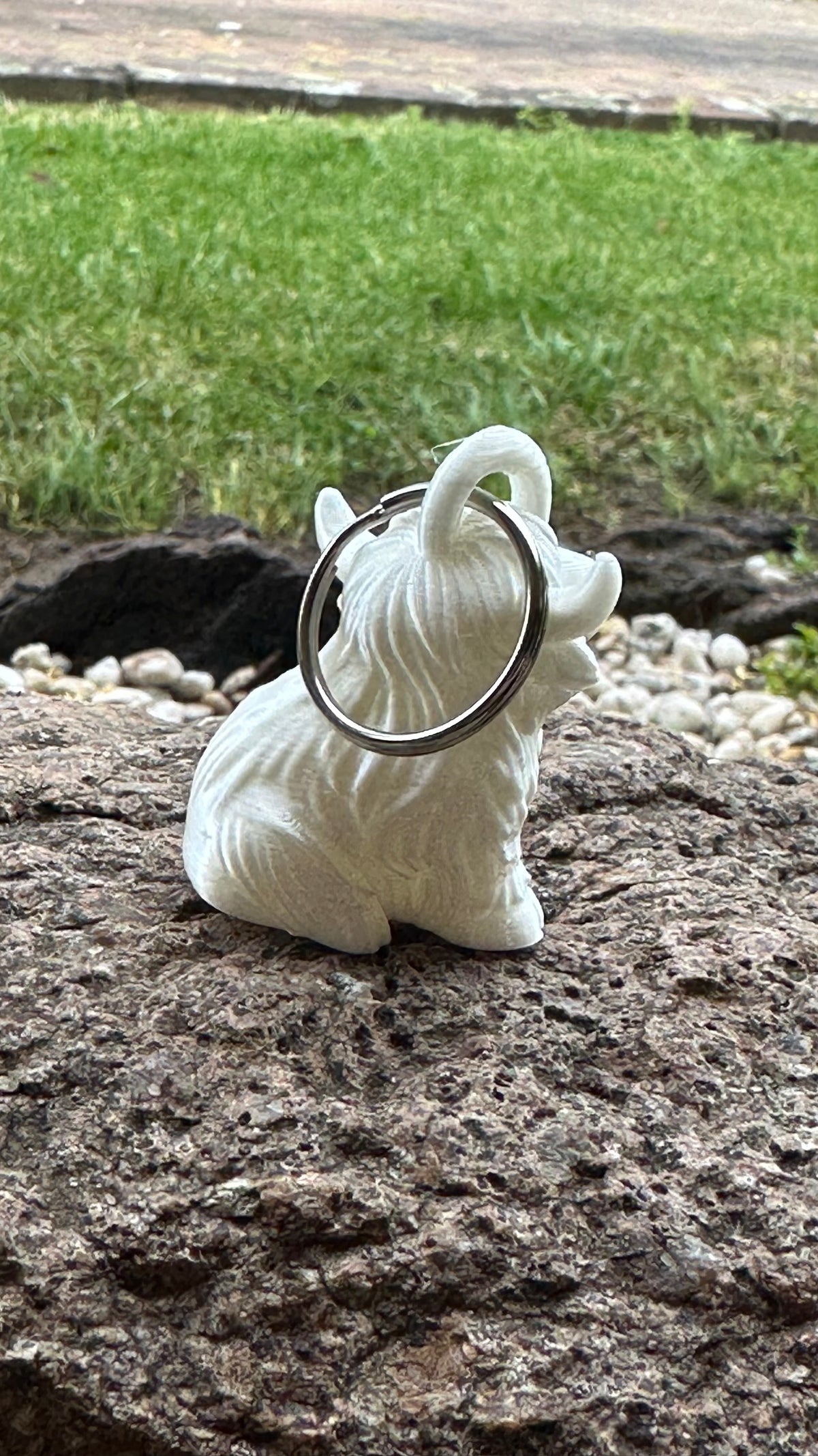 White 3D printed highland cow keychain