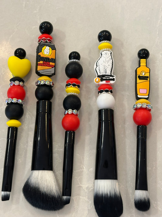 Bundy Makeup Brushes