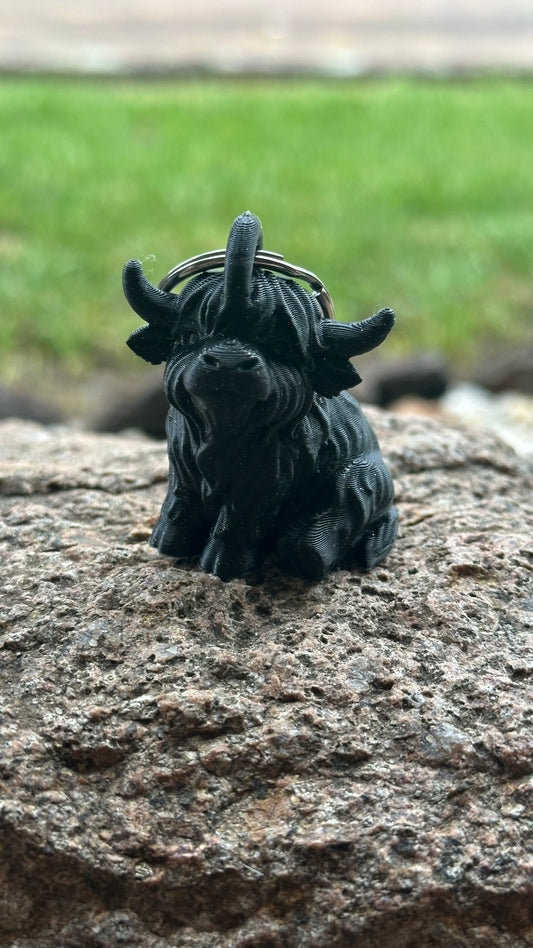 Black 3D printed highland cow keychain