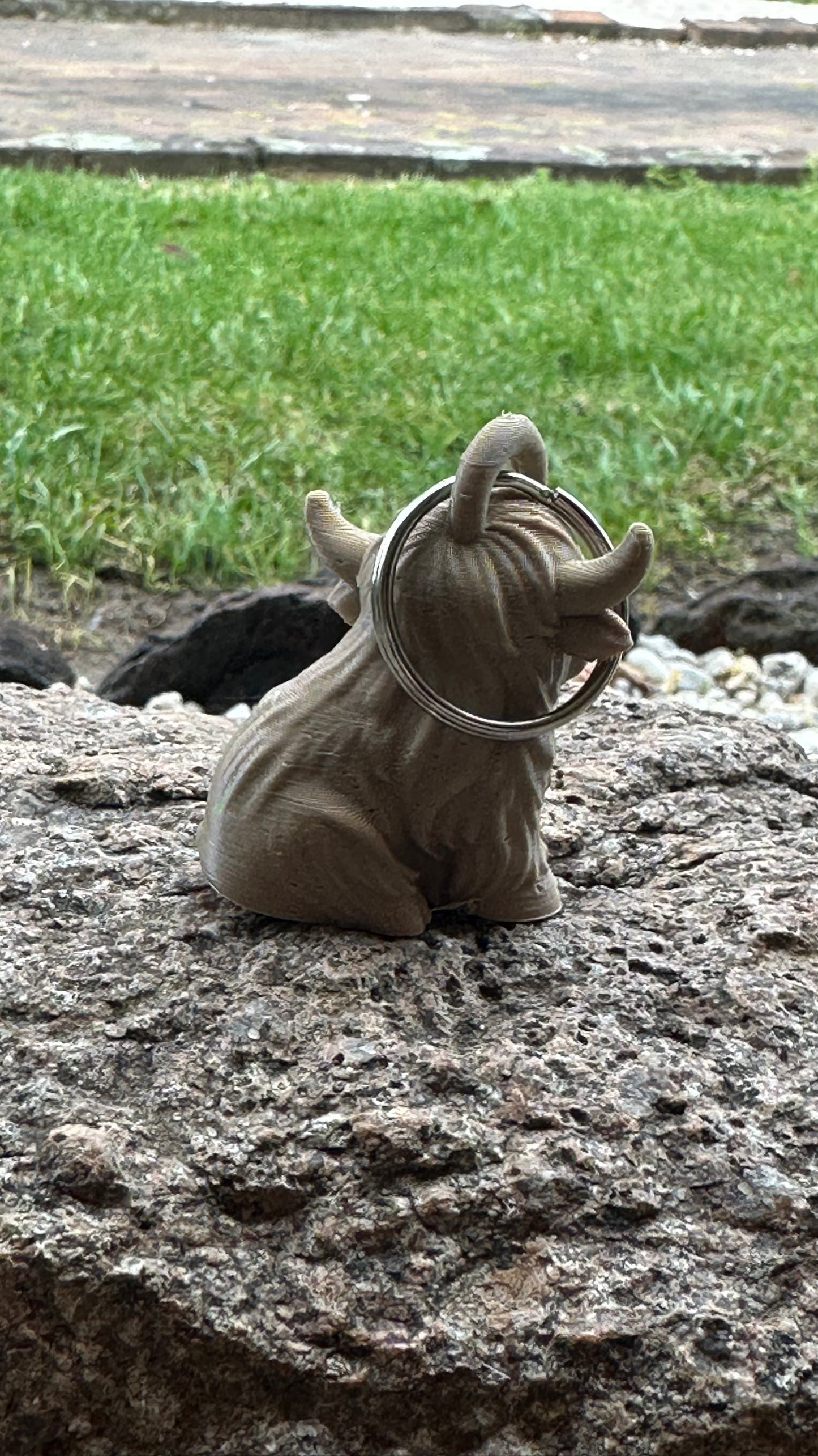 Brown 3D printed highland cow keychain