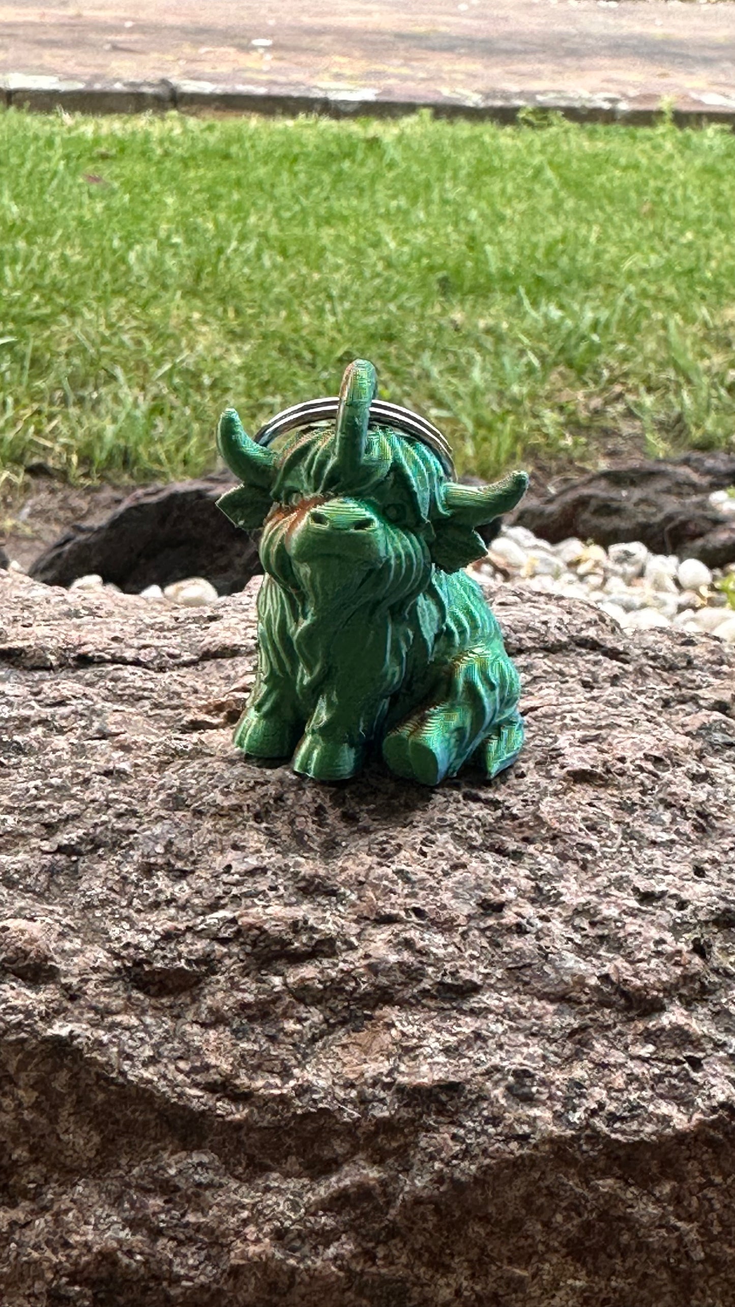 Colour shift 3D printed highland cow keychain